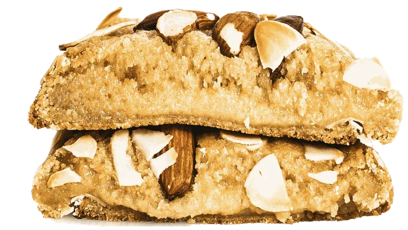 Mi-cuit Fourré frangipane coupé en deux